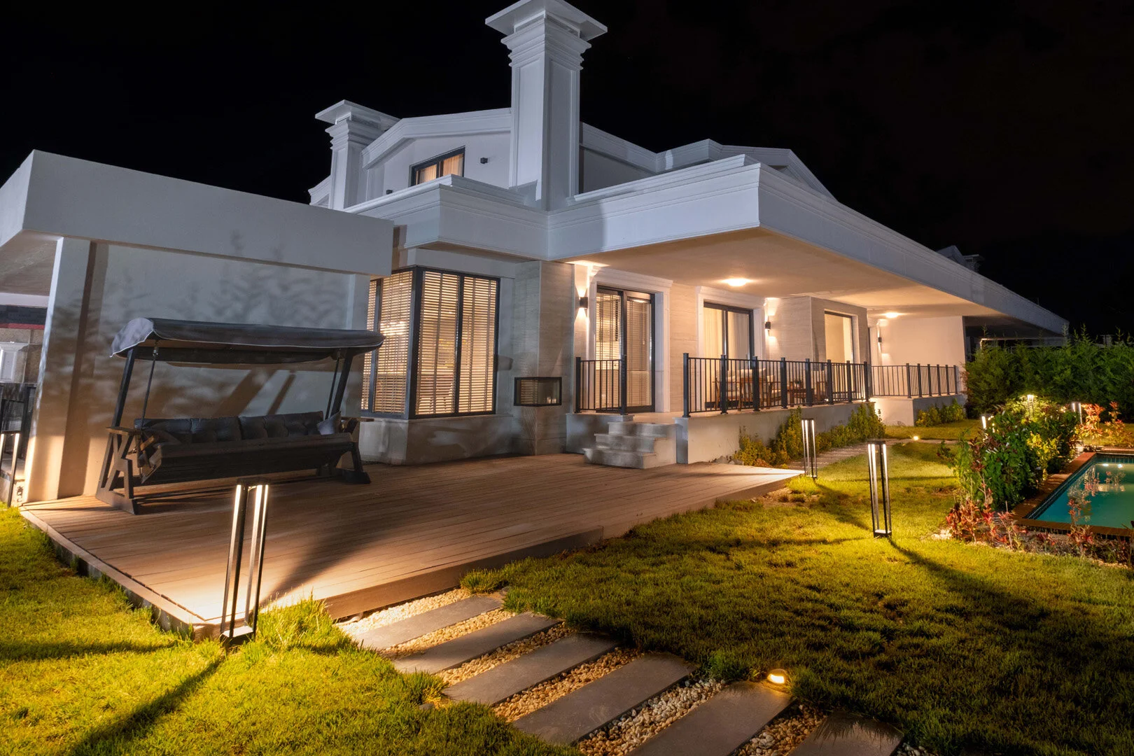 Ayos Meram Konakları