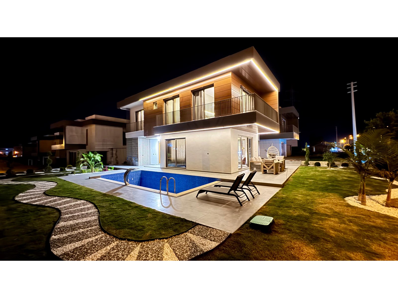 X Bahçe Koru Villa
