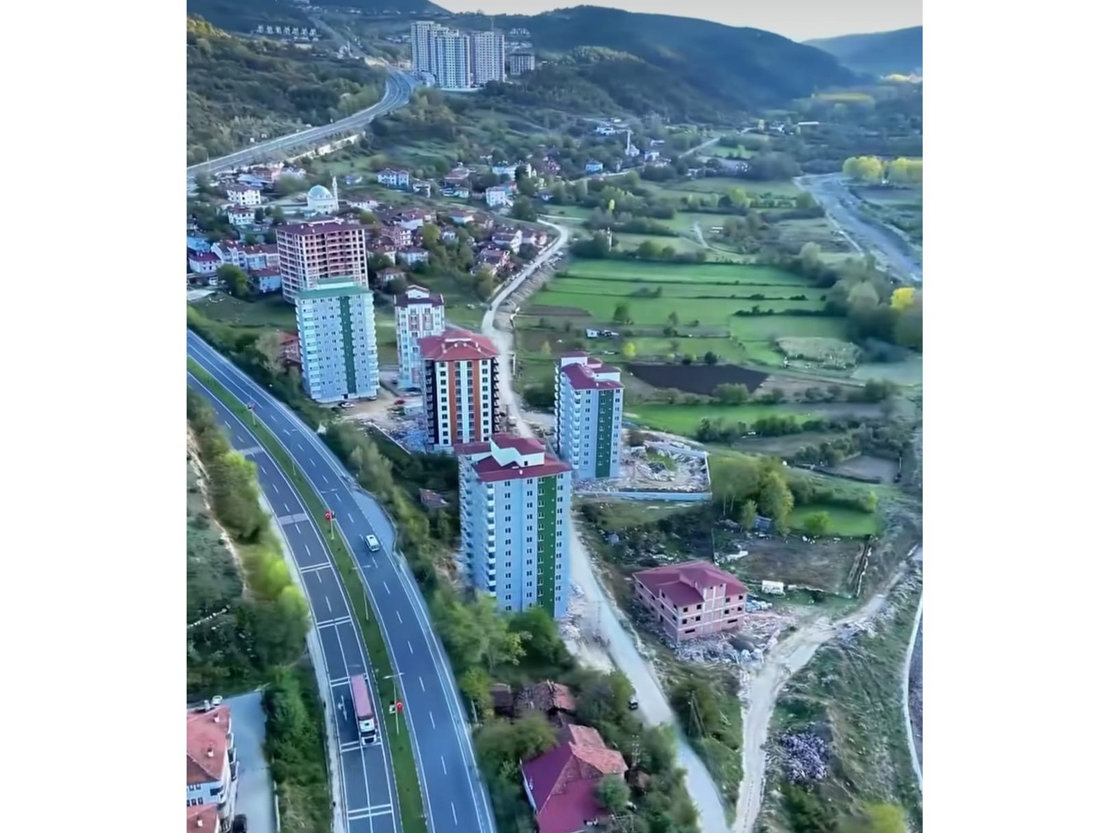 Yeni Cadde Konutları